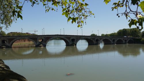one of the ponts in Toulouse